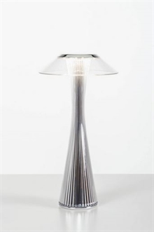 Kartell Space LED bordlampe - designet for Kartell